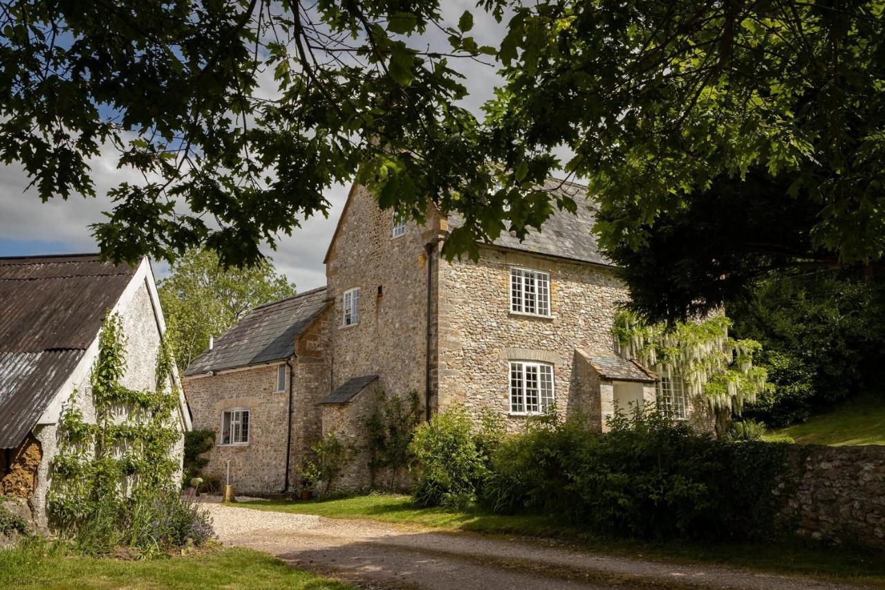 Horseshoe Barn Villa Axminster Exterior photo